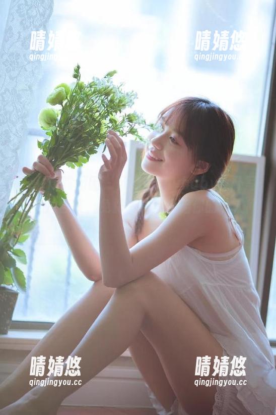 Feilin嗲囡囡 - 欣欣Rubybaby女仆写真大片合集，免费下载后开启你的私人欣赏