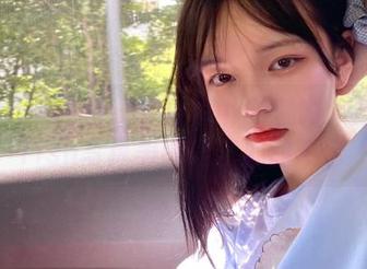 Feilin嗲囡囡 – 牛仔裤下的魅力：鱼子酱fish写真美图让你心动不已
