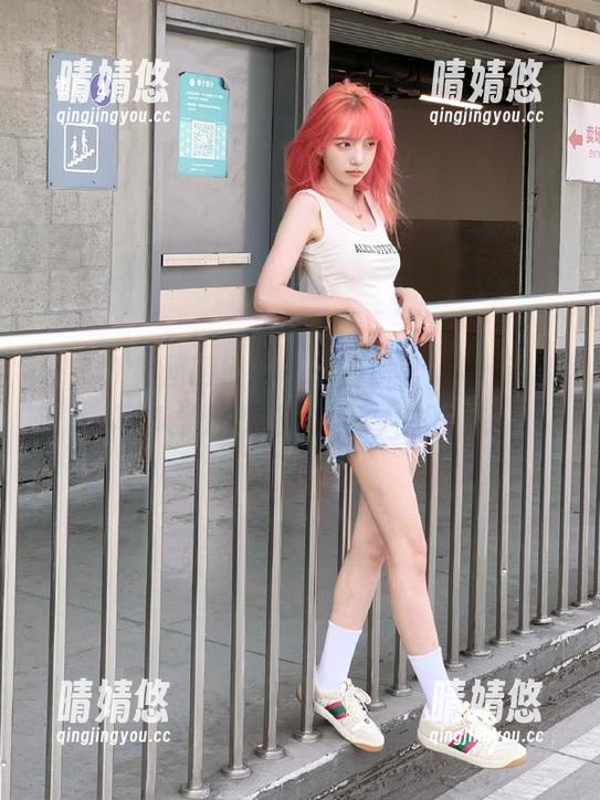 GIRLT果团网 - 一场黑白盛宴，龚玥菲的写真集资源让你笑看人生百态