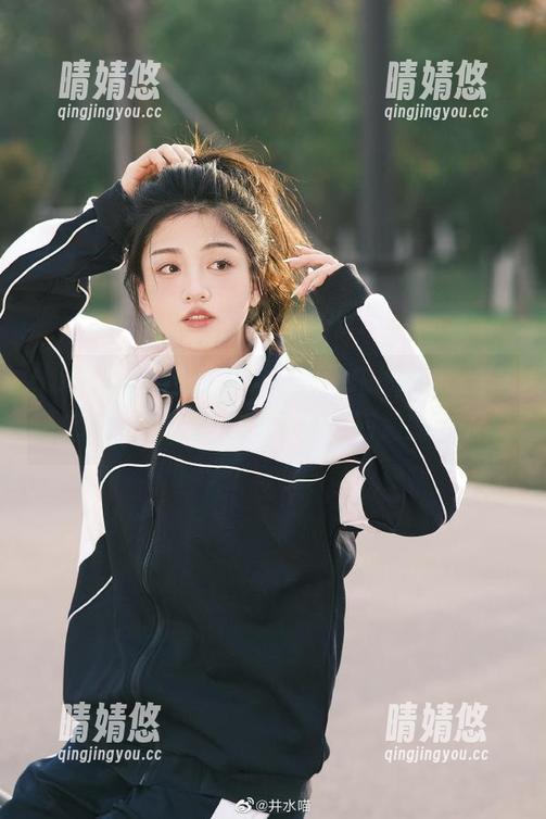HuaYang花漾 - 运动中的宋KiKi：全新图包更新，带你感受活力四射的瞬间