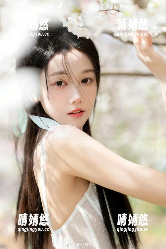HuaYang花漾 - 美丽无限，筱慧JK原图和套图带你感受绝妙瞬间！