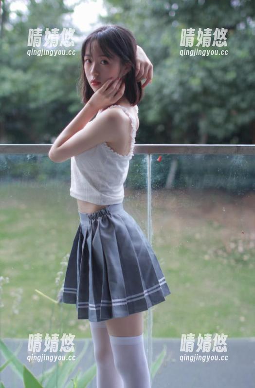 山茶摄影全新图片更新：冬日里的厚灰丝，感受季节的静谧之美