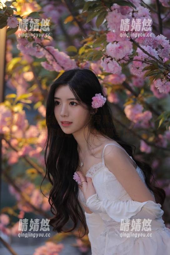 MiStar魅妍社 - 最新写真集揭晓：李梓熙带你领略美脚的细腻与优雅