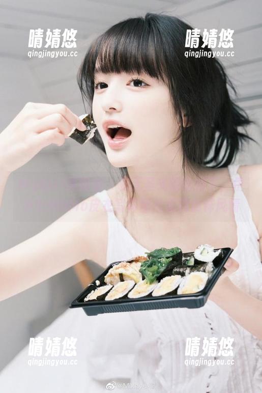 MyGirl美媛馆 - 在无圣光的映衬下，伊小七MoMo皮衣写真图片展现别样风情