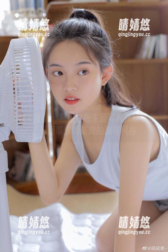 SIEE丝意 - 妞妞白色主题写真在线发布，原图带你领略她的独特风格