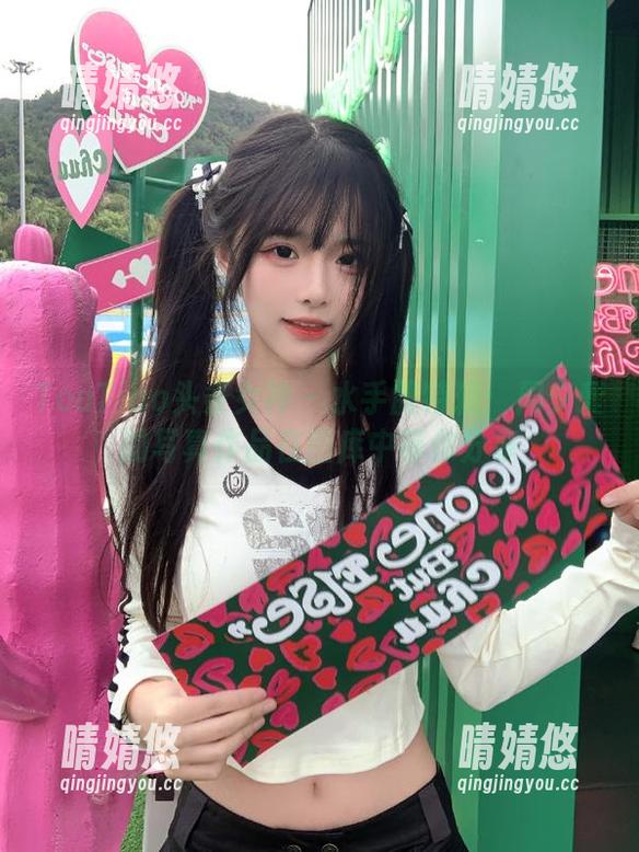 TouTiao头条女神 - 水手服特辑：周夕爱的写真作品在图库中等你分享