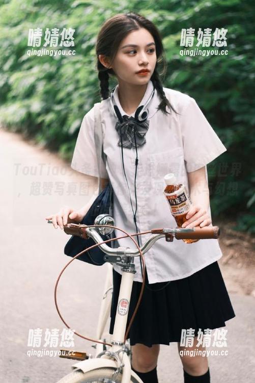 TouTiao头条女神 - 走进娜露的肉丝世界，超赞写真图包等你来发现，艺术与幻想的完美结合！