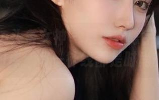 TouTiao头条女神 – 漫游在陈宇熙的毛衣写真图库：每一针线都是时尚的印记