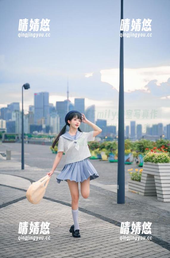 UGirls尤果网 - 奶茶Emily教室写真作品上线，免费分享她的美丽世界，快来瞧瞧！