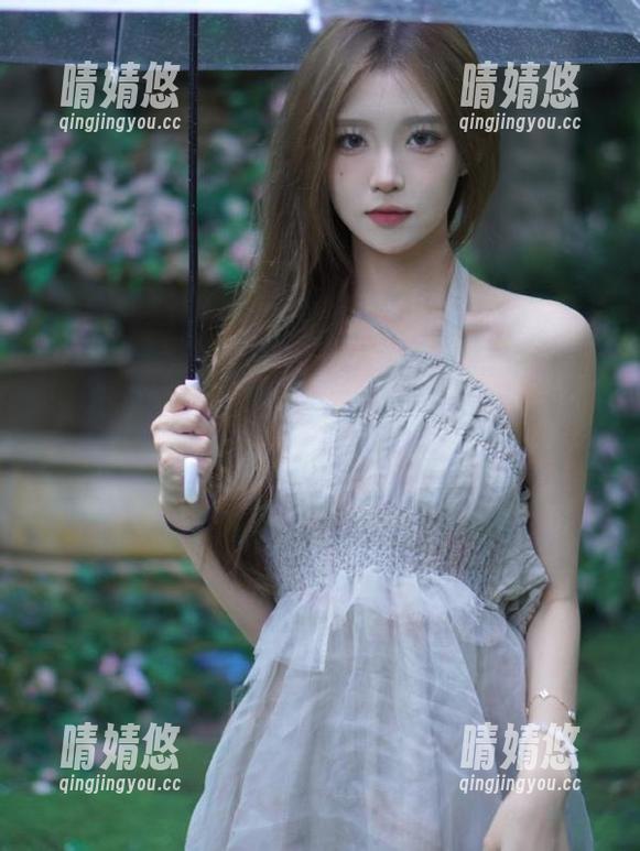 UGirls尤果网 - 走进尤娜娜的校园世界：精选写真集展示她的独特魅力