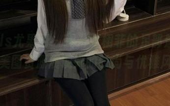 UGirls尤果网 – 揭开张栩菲的足部魅力，精美美图资源展现她的时尚与优雅风采！