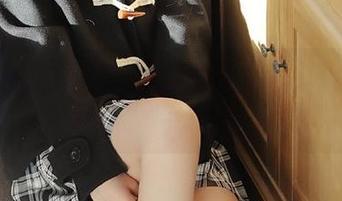 UGirls尤果网 – 李思宁丝袜系列高清美图，带你感受细腻与性感的艺术之美