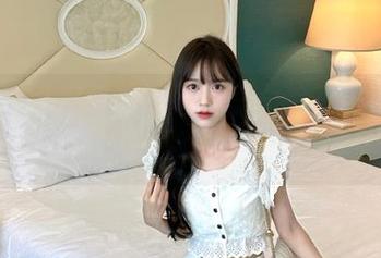 UGirls尤果网 – 获取李思宁连体衣最新摄影合集，下载体验独一无二的时尚感