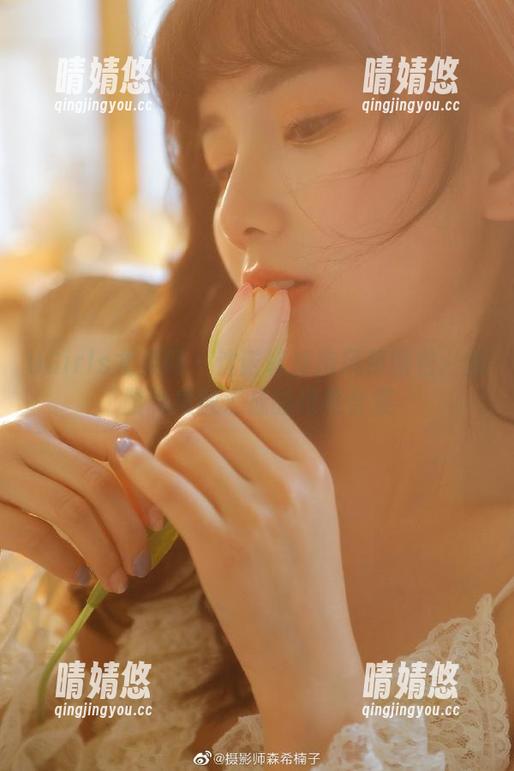 UGirls尤果网 - 沈诺馨旗袍风情图包：优雅气质融汇成的绝美合集