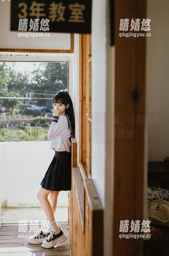 UGirls尤果网 - 感受时尚潮流，白熙萌灰丝高清图集带你步入新领域