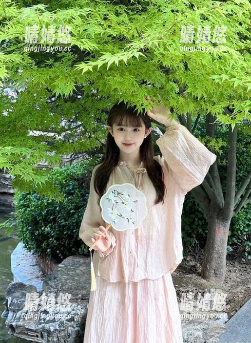 UGirls尤果网 - 艾霓莎比基尼原图图集放送，如此火辣的内容绝对让你欲罢不能！