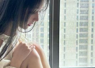 UGirls尤果网 – 探索蒋贝贝的校服美学，精选套图让你感受校园的浪漫