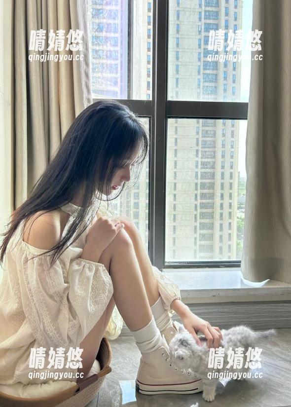 UGirls尤果网 - 探索蒋贝贝的校服美学，精选套图让你感受校园的浪漫