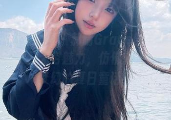 UGirls尤果网 – 郝晴Grace的海边定制作品散发着无穷魅力，仿佛把你带入一个梦幻的夏日童话！