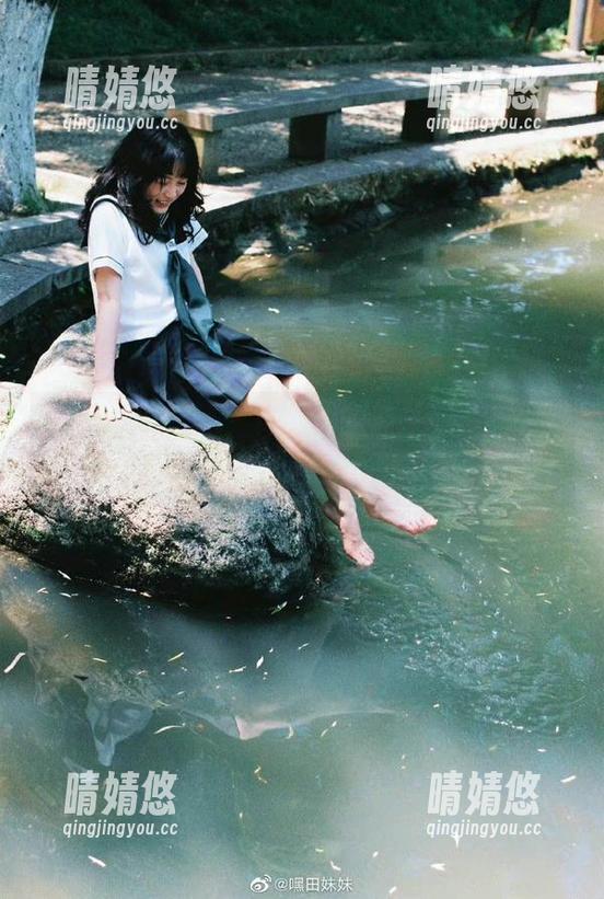 UGirls尤果网 - 霓梓心的内衣写真艺术，原图展现无与伦比的自信