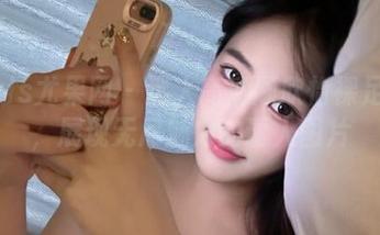 UGirls尤果网 – 迷人高清顾欣怡裸足写真，展现无尽魅力的诱人图片
