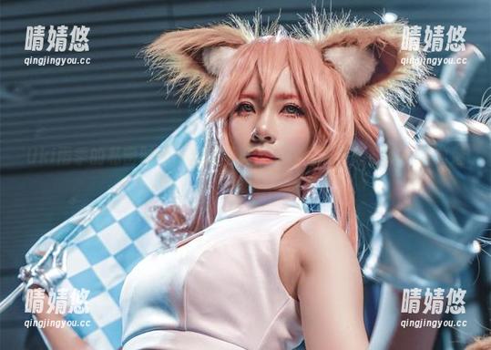 Uki雨季 Uki雨季的私密时光,精选写真集为你展现靡烟旗袍的经典魅力!