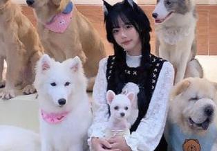 XINGYAN星颜社 – 即使是我，穿上红裙也能变身女神，快来下载Egg_尤妮丝的写真集！