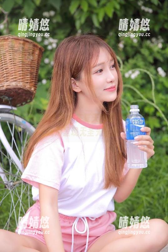 Xiuren秀人网-Elise谭晓彤 Xiuren秀人网 - 在夏天的阳光下,Elise谭晓彤呈现无圣光美图之美