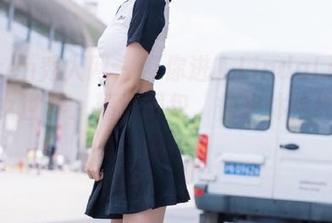 Xiuren秀人网 – 带你进入LindaLinda的少女世界：精选图包，快来体验纯真之美！