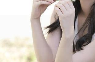 Xiuren秀人网 – baby嘉茵运动写真分享，展现自然风光下的活力与魅力