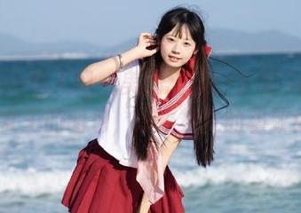 Xiuren秀人网 – 美图狂欢：下载lingyu69女王的图包，感受视觉的极致体验