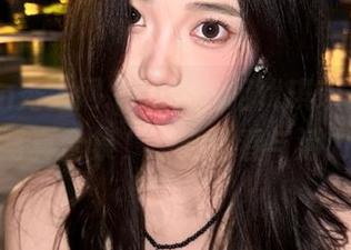 Xiuren秀人网 – 观看这组优琪琪子yuki牛仔裤写真合集，感受青春与活力的碰撞