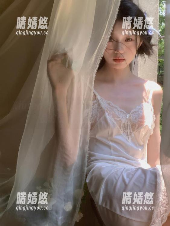 Xiuren秀人网 - 感受古月小同学私房作品的长裙美腿之美与细腻