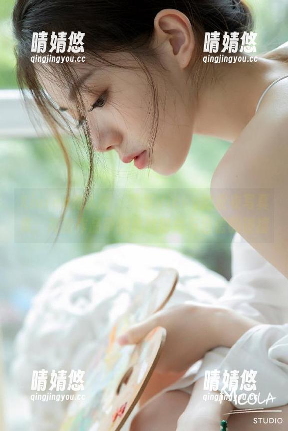 Xiuren秀人网 - 可乐Vicky的皮衣写真集：高清作品带你体验时尚与自信的碰撞