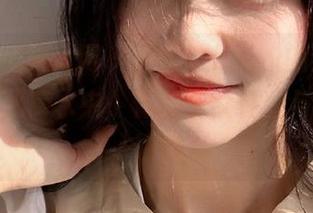 Xiuren秀人网 – 周慕汐baby的最新图集：在死库水中，体验少女性感与纯真的碰撞