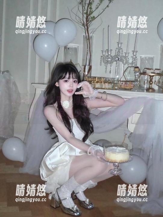 Xiuren秀人网 - 周美美alicia的甜心美图合集，尽显少女心的甜美风情