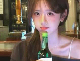 Xiuren秀人网 – 孙梦瑶V全套毛衣写真，时尚博主如何定义冬季魅力