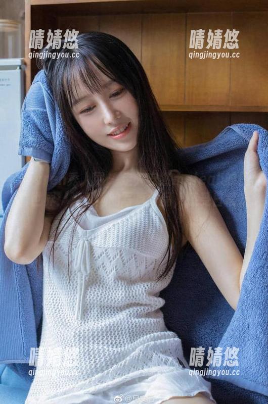Xiuren秀人网 - 走入安然maleah的日常世界：观看她的写真作品，感受日常之美