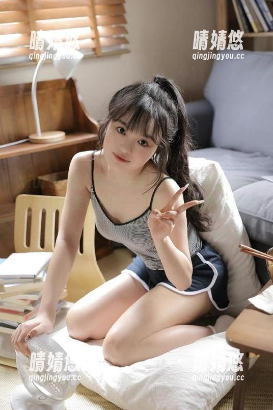 Xiuren秀人网 - 图集更新！小薯条nienie女仆的美食探险，边吃边萌真是太幸福了！