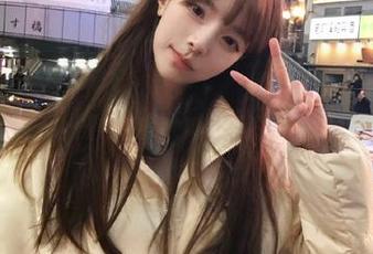 Xiuren秀人网 – 体验小蛮妖_honey的时尚套装写真图集，现在就来下载，捕捉她的每一瞬间！