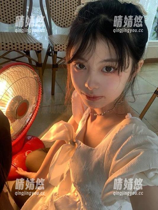 Xiuren秀人网 - 尹甜甜蕾丝全套诱惑图片，展现她不同风格的迷人魅力