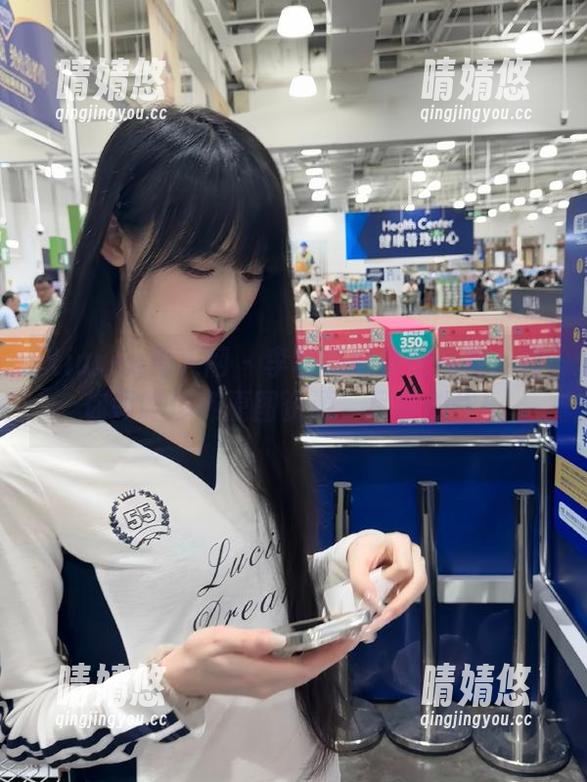 Xiuren秀人网 - 李梓熙的秘密所在：带你领略珍稀原图资源，尽情创作！