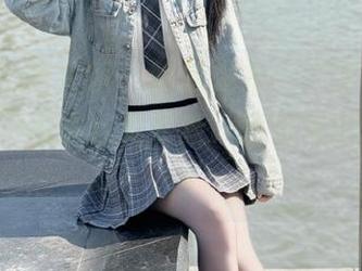 Xiuren秀人网 – 独家发布：“杏子Yada秘书”写真合集更新，感受她的优雅气质