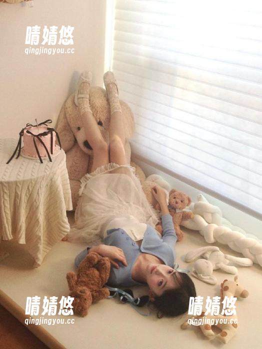 Xiuren秀人网-林文文 Xiuren秀人网 - 在线获取:林文文全新《厨娘》写真资源,揭秘美食背后的那些故事与风情!