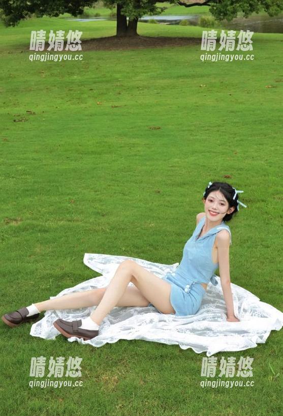 Xiuren秀人网 - “私语baby”的制服魅力再次绽放，精彩私房写真合集，捕捉每一抹风情瞬间。
