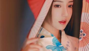 Xiuren秀人网 – 高清图库中的顾楚楚：制服写真展现甜美与力量的双重魅力