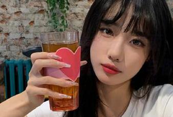 YouMi尤蜜荟 – 穿越时光的美丽：lingyu69学妹写真集全新更新，与你分享