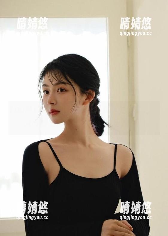 YouMi尤蜜荟-lingyu69 YouMi尤蜜荟 - 俏皮双马尾,定制lingyu69的写真作品,记录最美瞬间!