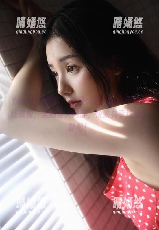 YouMi尤蜜荟-筱慧cindy YouMi尤蜜荟 - 筱慧cindy纯白写真在线盛放,美图让人陶醉,快来共享这份宁静吧!