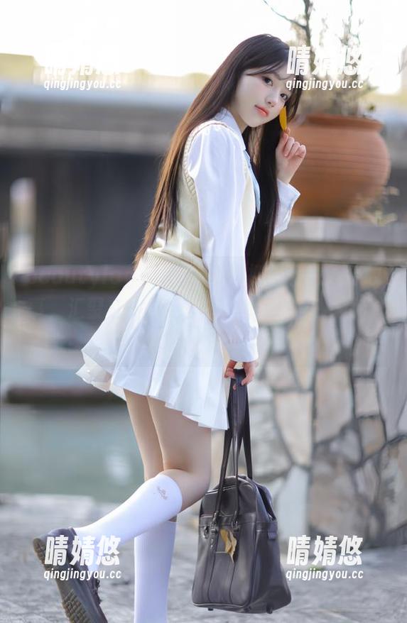 beautyleg - Rita独特视角下的天台故事，汇聚成一组绝美写真套图合集，尽情享受视觉盛宴